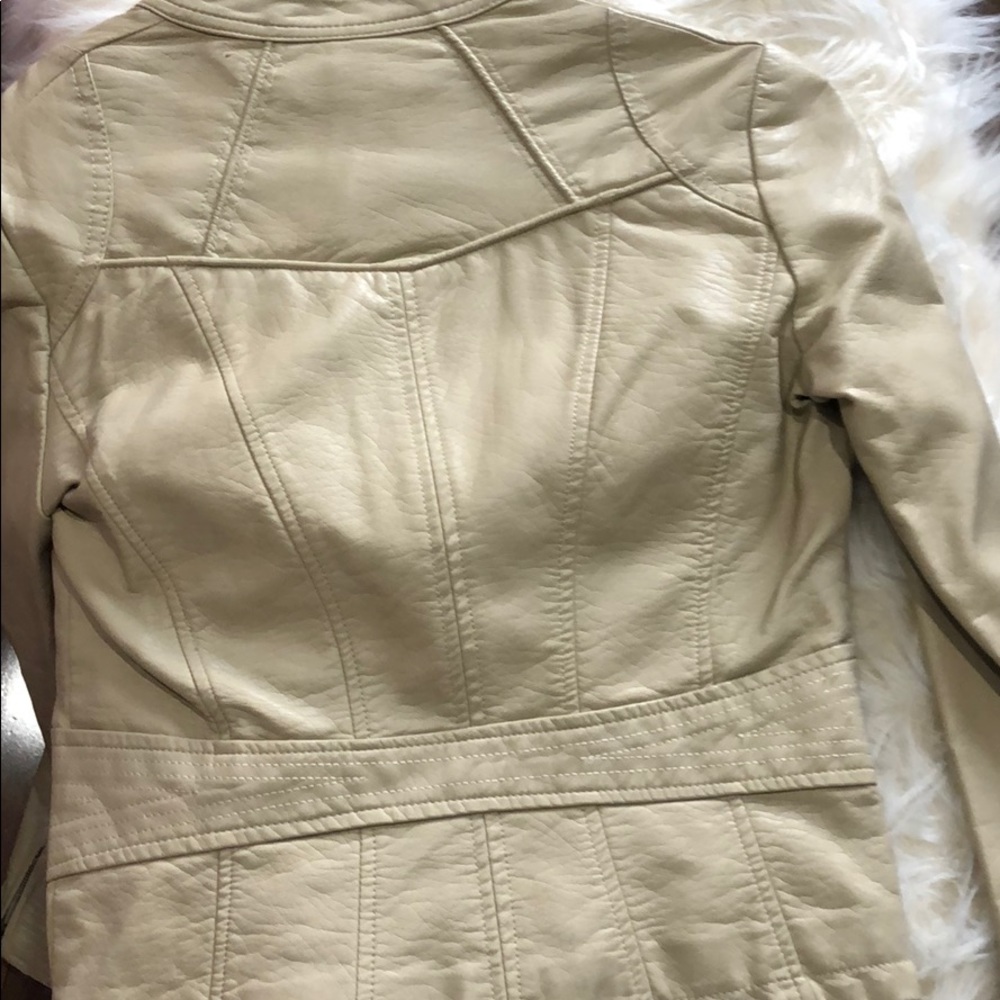 jacket - Picture 4 of 4
